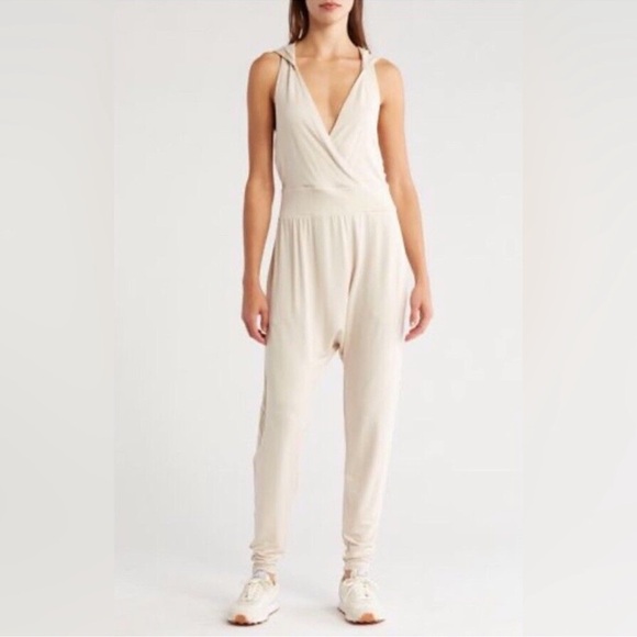 Free People Movement Second Chance Hooded Jumpsuit Relaxed Fit Beige Size Large - Picture 2 of 16